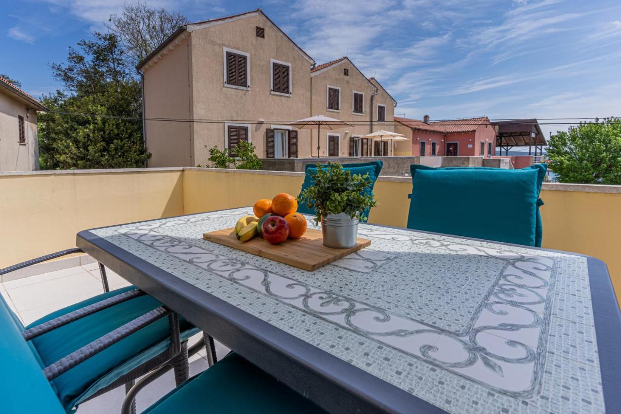 Apartments Dolac Nerezine Kültér fotó